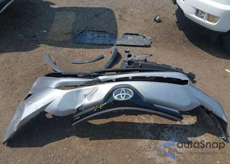 2016 Toyota Rav4 Xle z USA, uszkodzony, nr VIN 2T3RFREV6GW472806